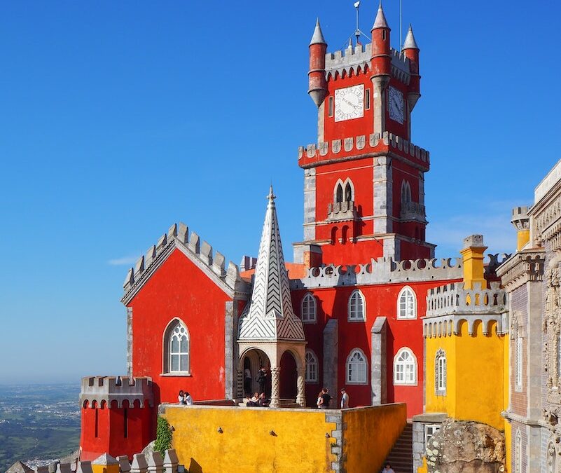 E, lá no alto, a jóia de Sintra!